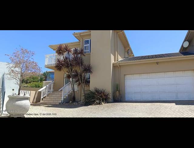 3 BEDROOM HOUSE FOR SALE IN DANA BAY